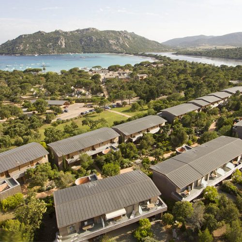 Vue aérienne résidence Cala Sultana Santa Giulia