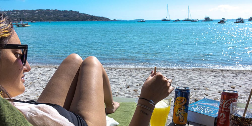 Boisson au bord de l'eau Ginguette Santa Giulia Hôtel Moby Dick