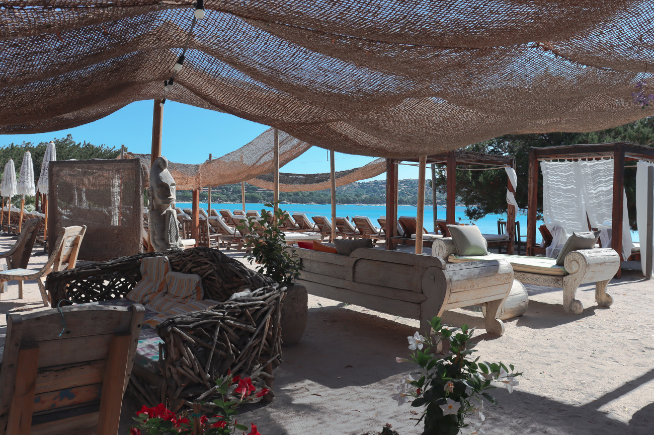 L’Oasis Santa Giulia, the summer hotspot in Santa Giulia, and U Rustitu, a pizzeria overlooking the bay, are reopening !