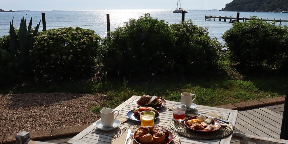 déjeuner vue mer La Table Du Moby Dick Petit déjeuner à la table du Moby Dick à Santa Giulia